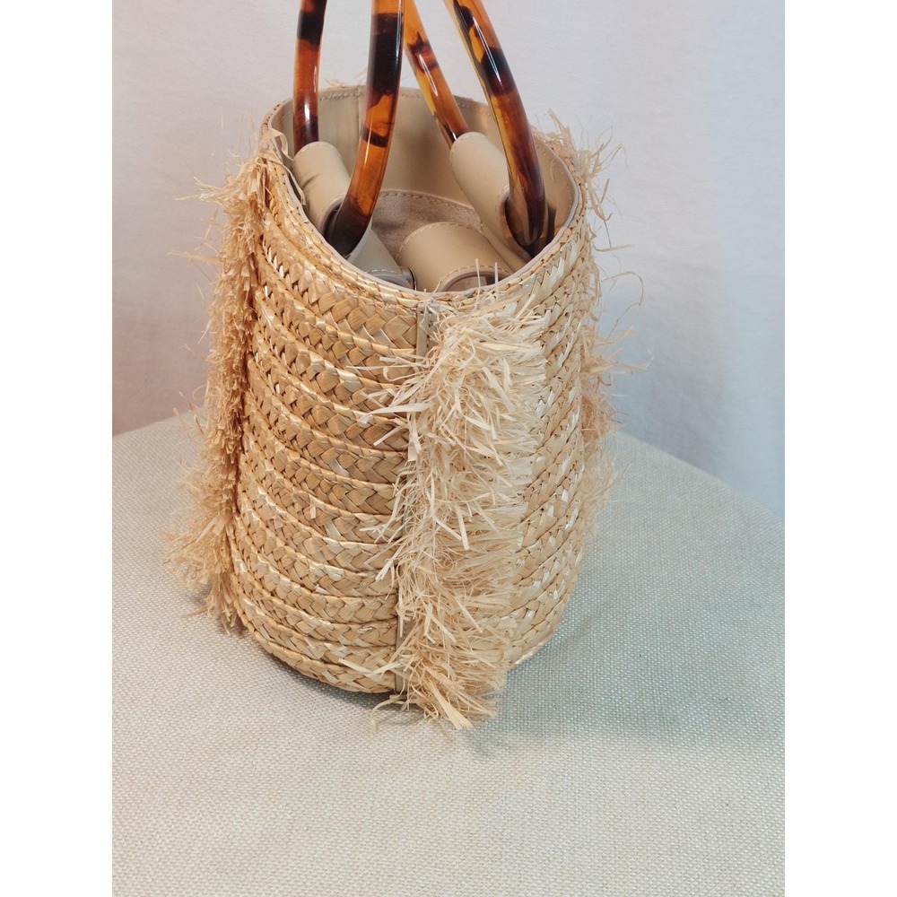 Summer Beach Bag Tuckernuck Woven Straw Tortoise Ring Handles Raffia Luxury - Picture 5 of 16
